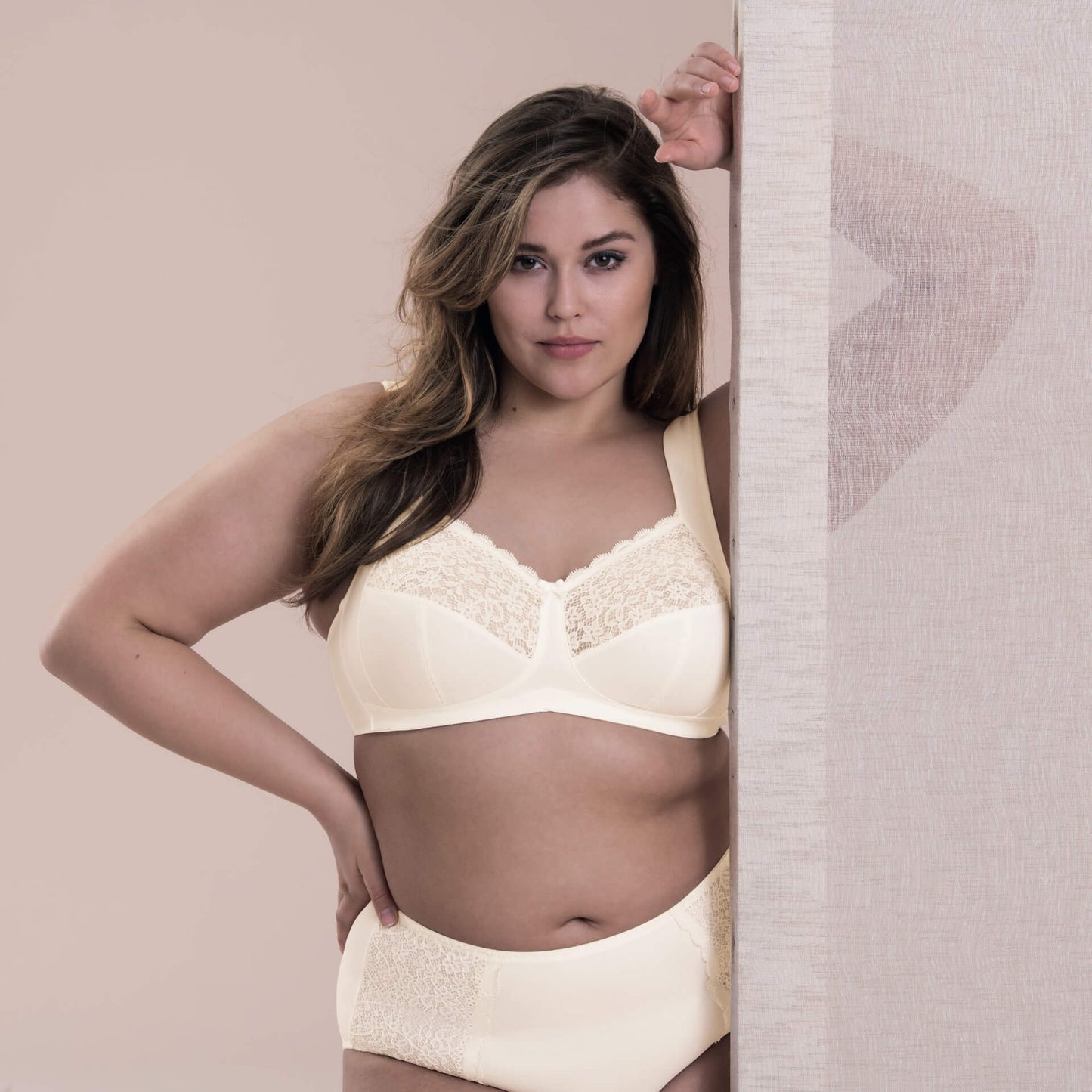 Anita Havanna support BH crystal