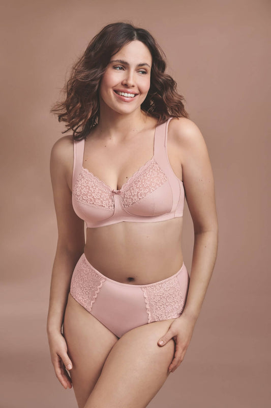 Anita Havanna support BH rosewood